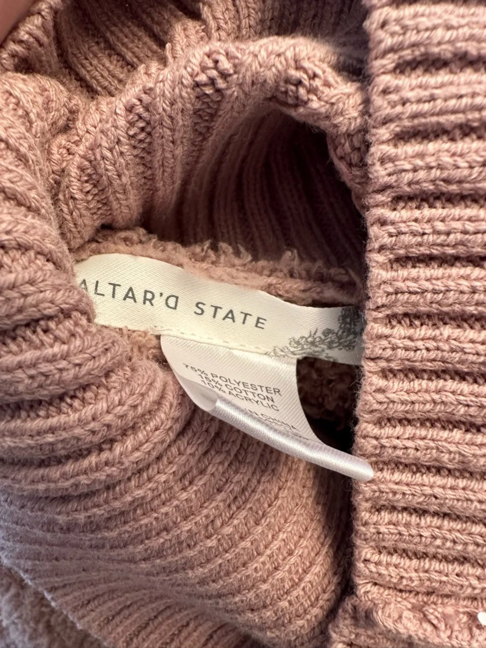Altar’d state Sherpa pullover large - Picture 3 of 3